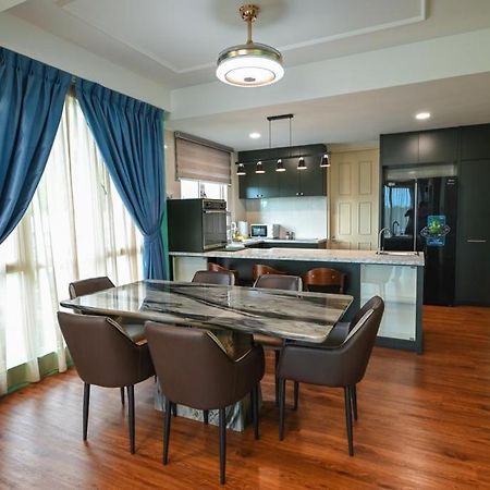 Santubong Suites Lower Level Kuching Eksteriør bilde