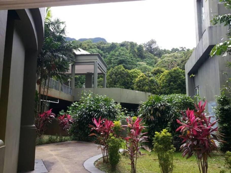 Santubong Suites Lower Level Kuching Eksteriør bilde
