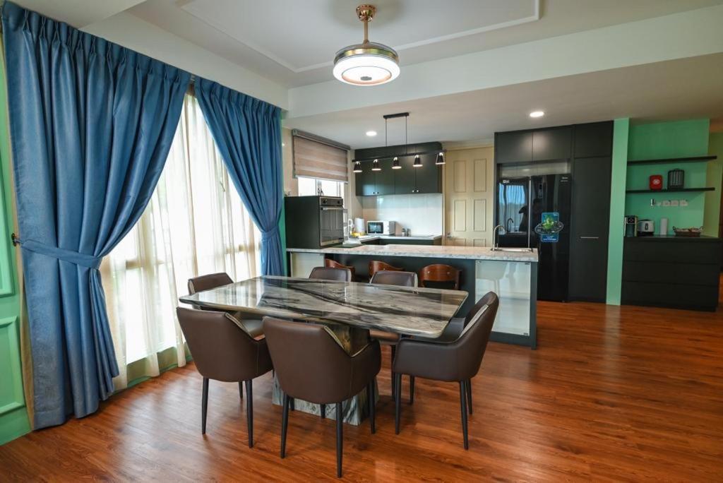 Santubong Suites Lower Level Kuching Eksteriør bilde